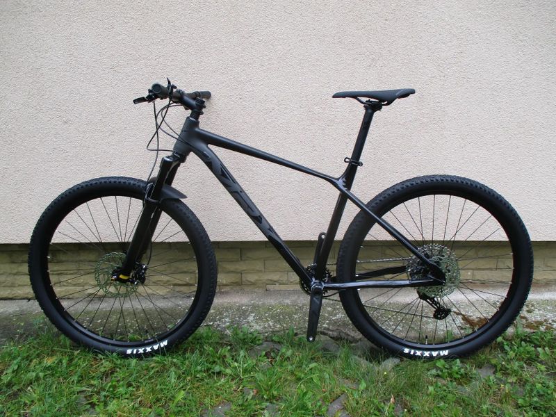 Nové 29" kolo na rámu MRX Elite ER25 19,5", Deore1x12, vzduch. vidlice Suntour Raidon, pevné osy