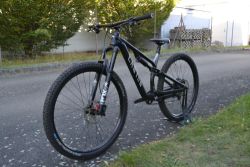Canyon Neuron 7 (M) Top Stav