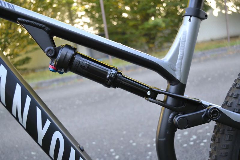 Canyon Neuron 7 (M) Top Stav