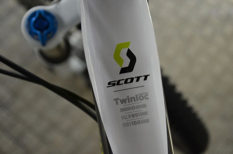 Scott Genius Ritchey Carbon Twinlock IMP4 + příslušenství