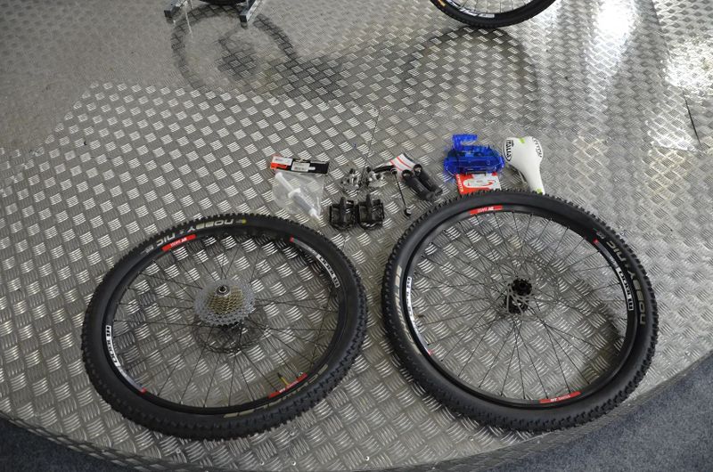 Scott Genius Ritchey Carbon Twinlock IMP4 + příslušenství