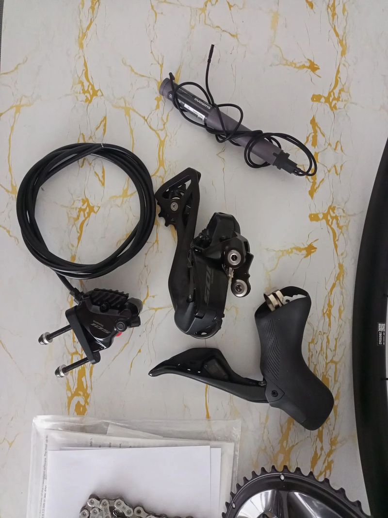 Nová sada Shimano Di2 2x12 R7170 + DT Swiss 