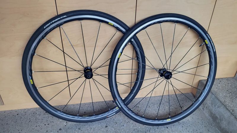 Zapletená silniční kola MAVIC KSYRIUM Elite UST 25