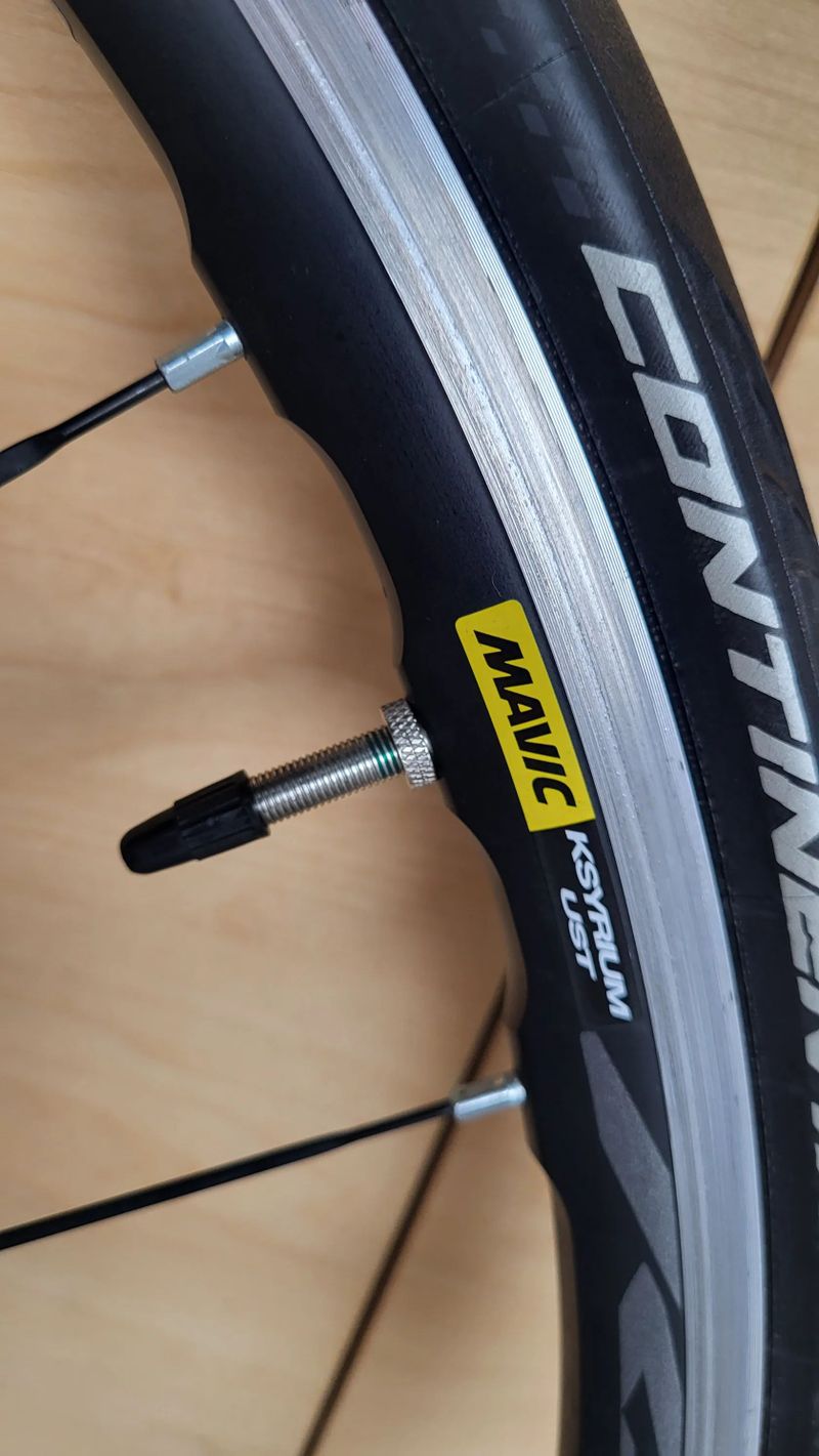 Zapletená silniční kola MAVIC KSYRIUM Elite UST 25