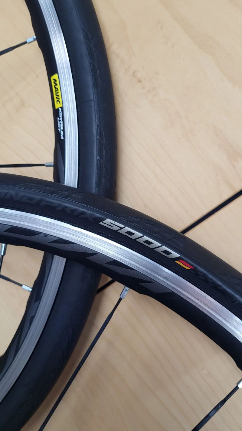 Zapletená silniční kola MAVIC KSYRIUM Elite UST 25