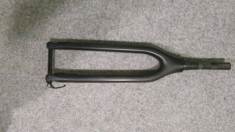 Karbonová vidlice 29"