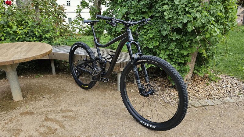 Giant Trance 1
