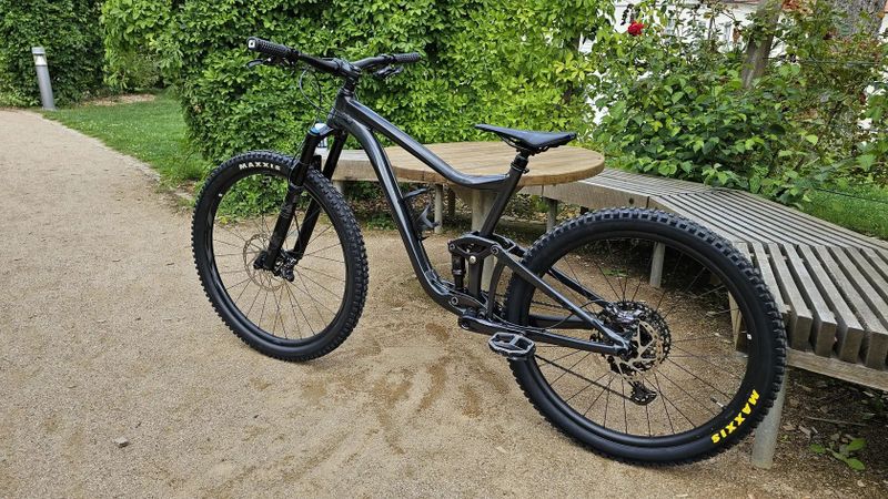 Giant Trance 1
