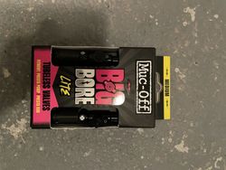 Muc-off Big Bore Lite tubeless valves