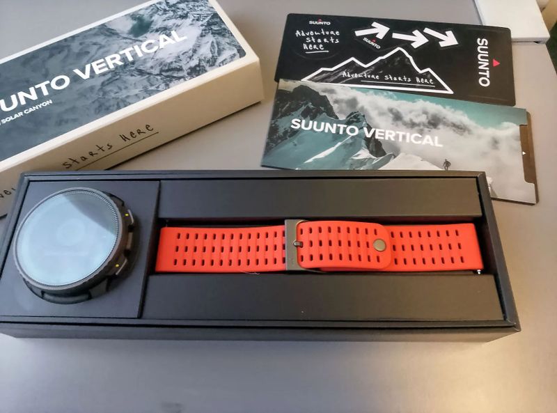 Suunto Vertical Titanium Solar Canyon, zánovní, top stav, záruka 