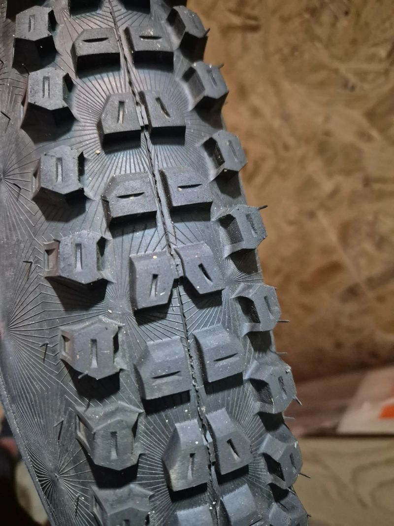 Continental Kryptotal Enduro 29x2.4" Soft - přední a zadní plášť