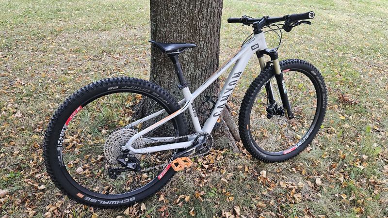 Grand Canyon Young Hero XS 27,5" (2023) – přestavba 11,5 kg, DT Swiss / Suntour Axon / Deore