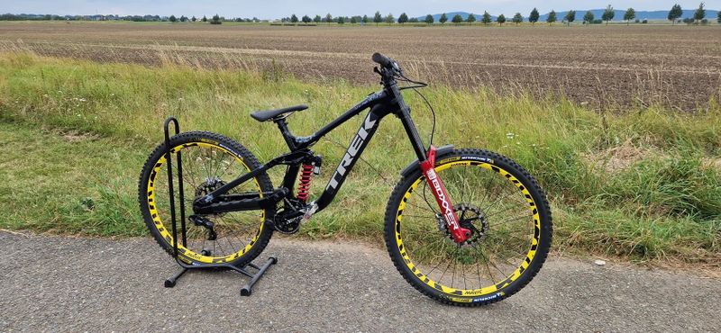 Trek Session