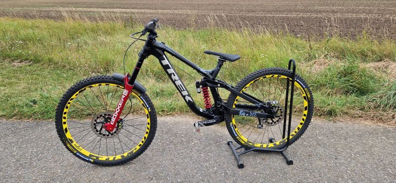 Trek Session