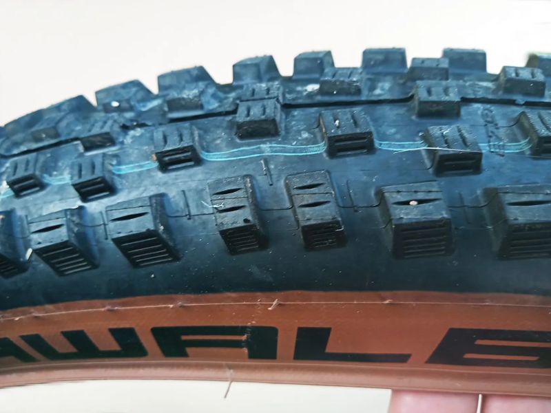 Schwalbe Racing Ralph 27,5x2,25" a Nobby Nic 27,5x2,40" Addix SpeedGrip