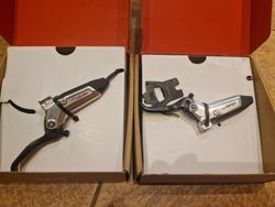 XC MTB brzdy SRAM Level Ultimate Stealth 4pístové přední + zadní