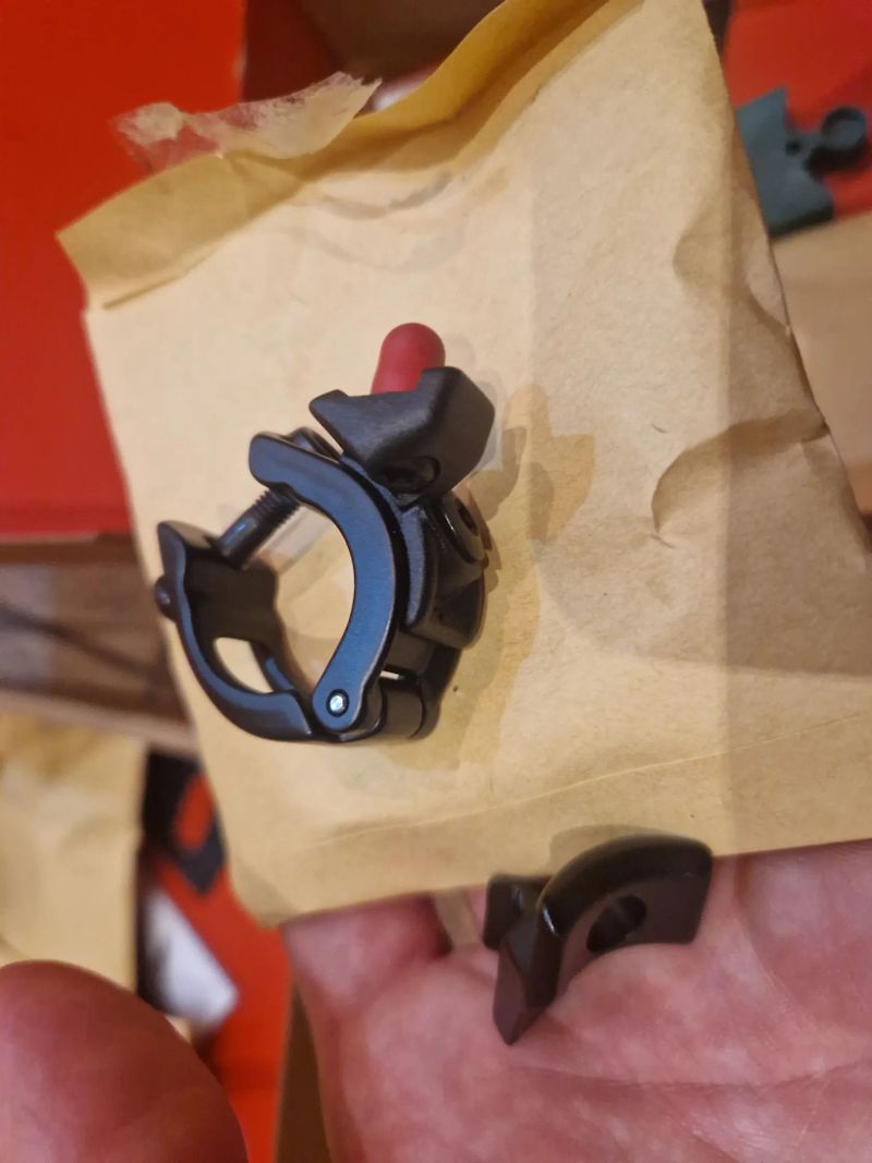 XC MTB brzdy SRAM Level Ultimate Stealth 4pístové přední + zadní
