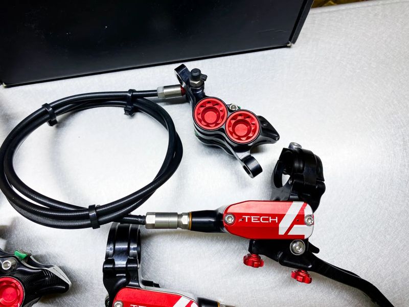 Brzdy Hope Tech 4 e4