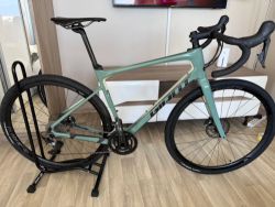 Giant Advanced revolt 0 full carbon 
