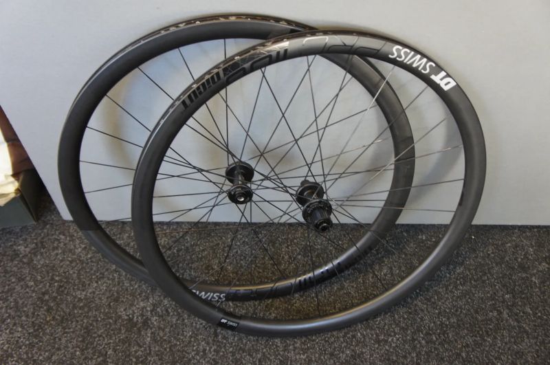  Zapletená kola DT Swiss PRC 1100 DICUT 35 - přední + zadní kolo