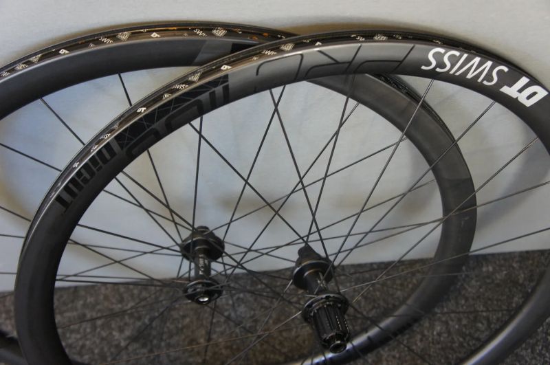  Zapletená kola DT Swiss PRC 1100 DICUT 35 - přední + zadní kolo