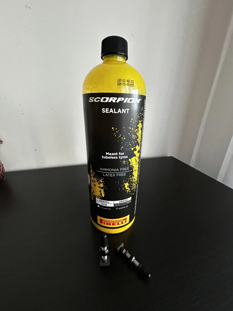 Tmel Pirelli + Tubeless ventilky