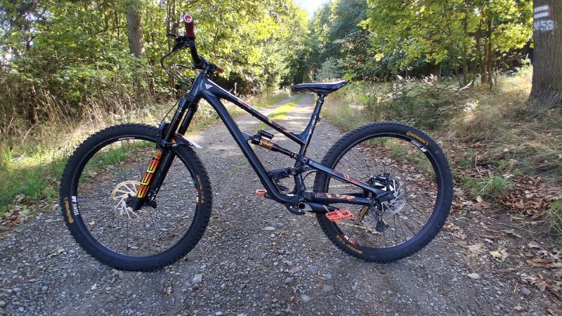 YT Capra core 1