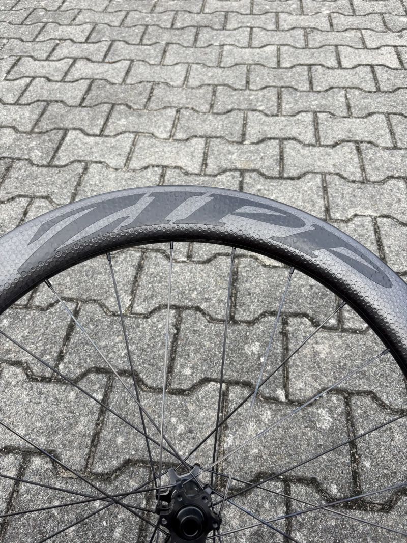 Silniční zapletená kola Zipp 404 + 808