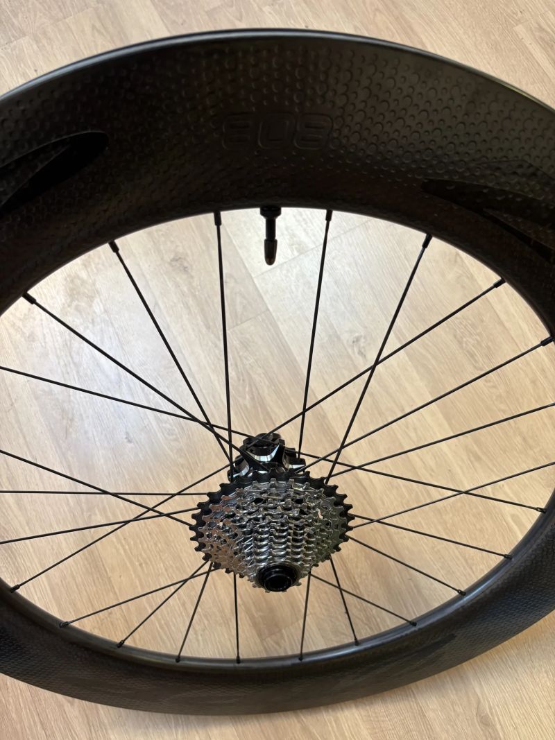 Silniční zapletená kola Zipp 404 + 808