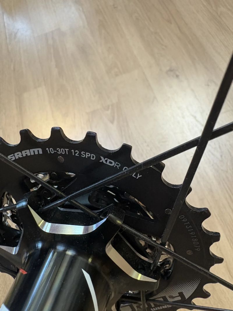 Silniční zapletená kola Zipp 404 + 808