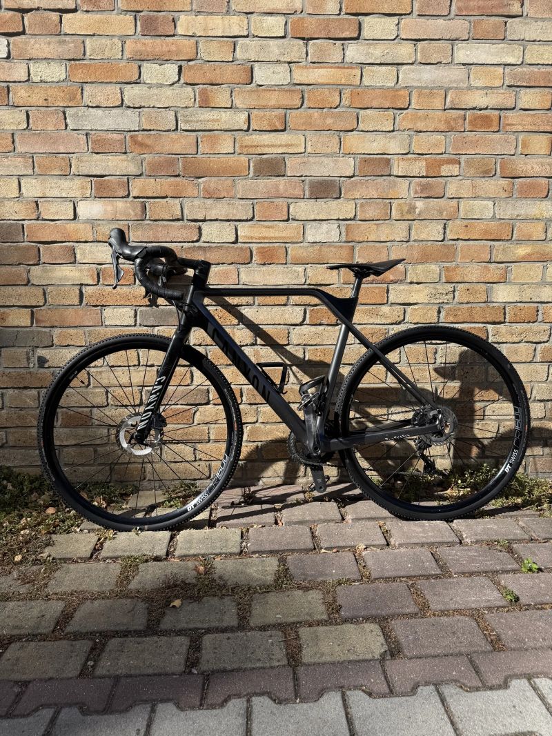 Canyon INFLITE CF SL // M
