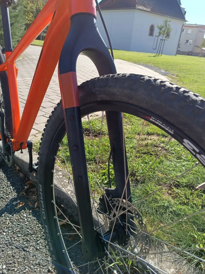 MTB Apache, pevná vidlice Merit
