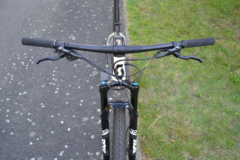 Scott Scale 930 White (L) Top Stav