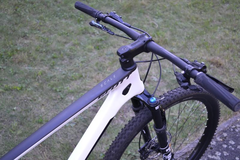 Scott Scale 930 White (L) Top Stav