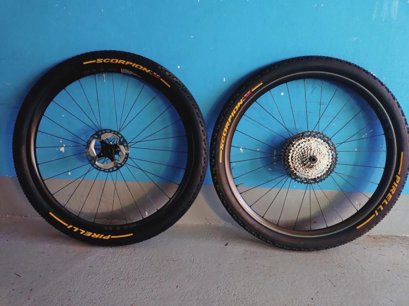 MTB kola JAVAX/DT SWISS