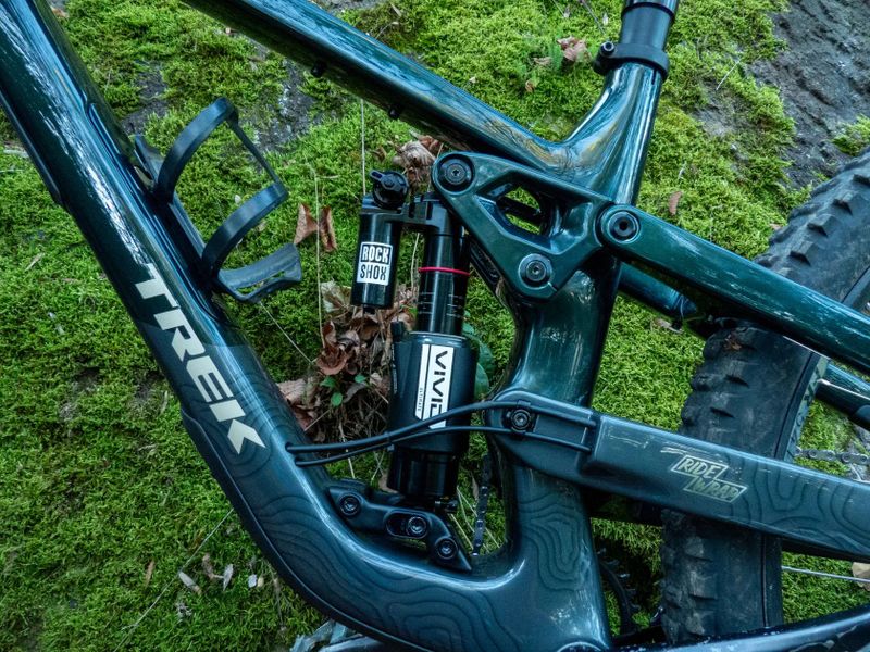 Trek Slash 9.8 XT gen. 6 - úplně nový rám! full 29" vel. M/L