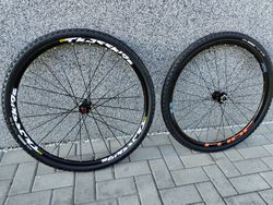 Gravel sada kol (12x100 a 12x142) Mavic + Cube