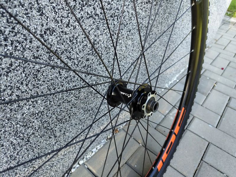 Gravel sada kol (12x100 a 12x142) Mavic + Cube