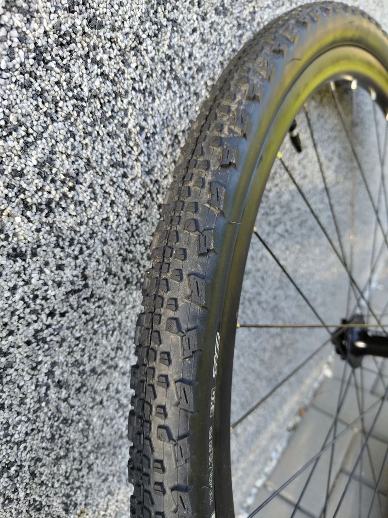 Gravel sada kol (12x100 a 12x142) Mavic + Cube