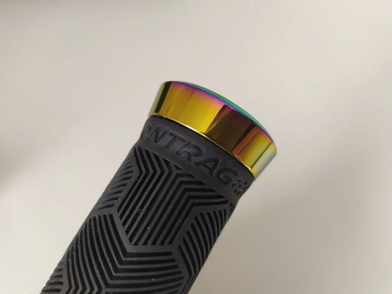 Gripy Bontrager XR Trail Elite demontované z kola - limitka Chameleon