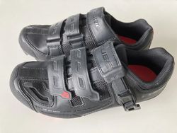 Nové dětské cyklistické tretry Cube, vel. EU 37
