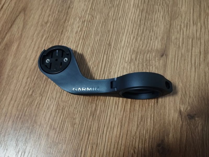 PRODÁM mix věcí - představce, pružina, držáky Garmin