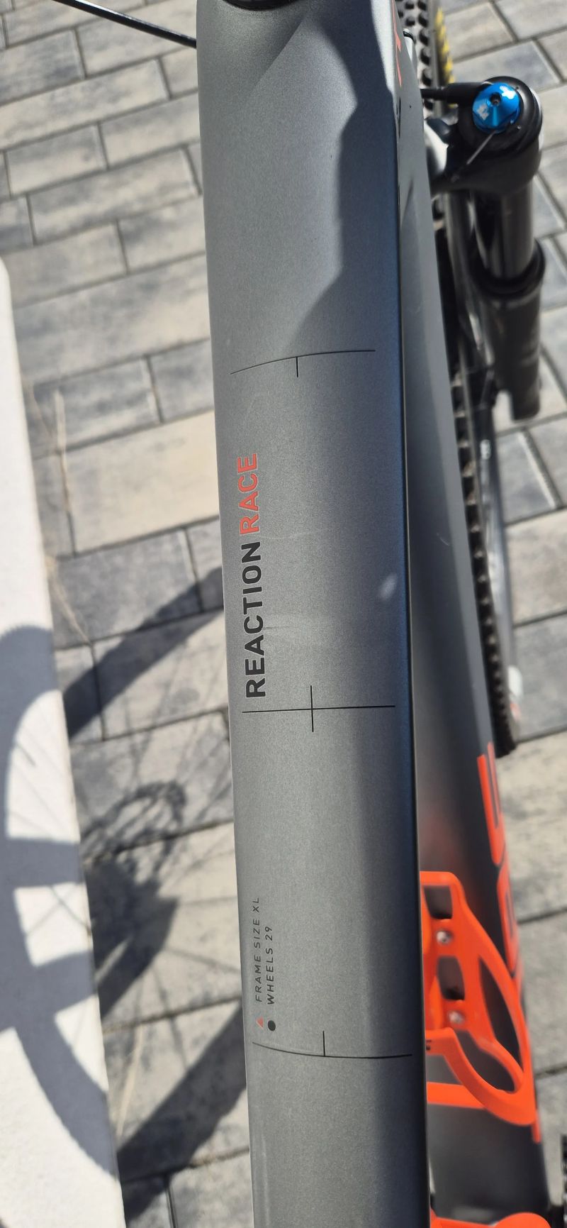 Cube Reaction C62 Race karbon