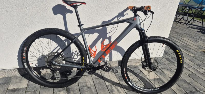 Cube Reaction C62 Race karbon