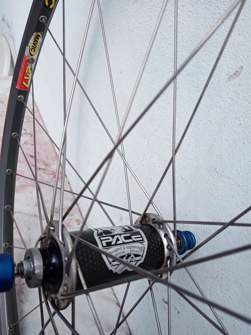 Prodám zapletená kola