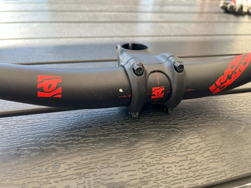 Řídítka a představec Race Face Aeffect R 35