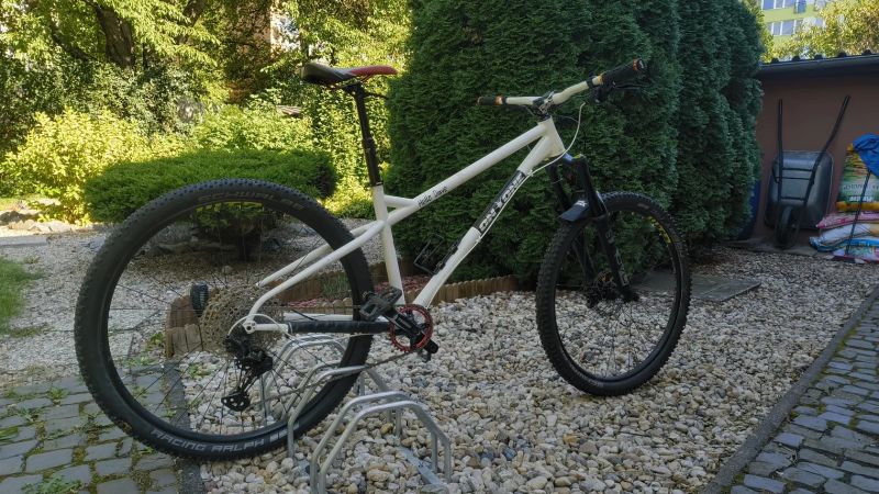 Trailový pevňák On-One Hello Dave | Shimano XT, DVO Diamond D2