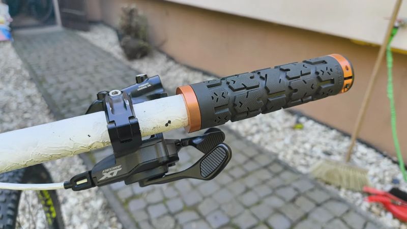 Trailový pevňák On-One Hello Dave | Shimano XT, DVO Diamond D2
