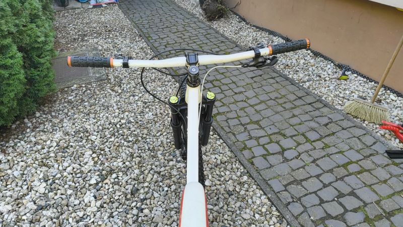 Trailový pevňák On-One Hello Dave | Shimano XT, DVO Diamond D2