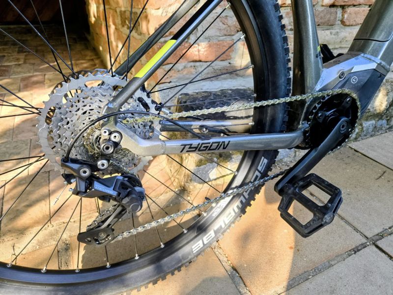 Kellys Tygon R50 P, brzdy Shimano XT, teleskopka 